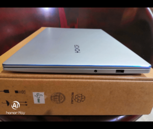 Honor MagicBook 15 - A MacBook Killer with Ryzen 5 ? - Review